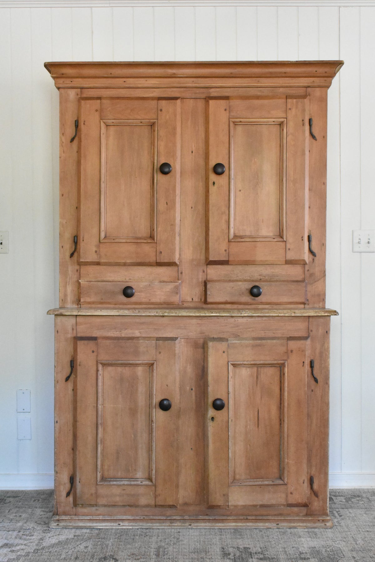 Early step back cabinet